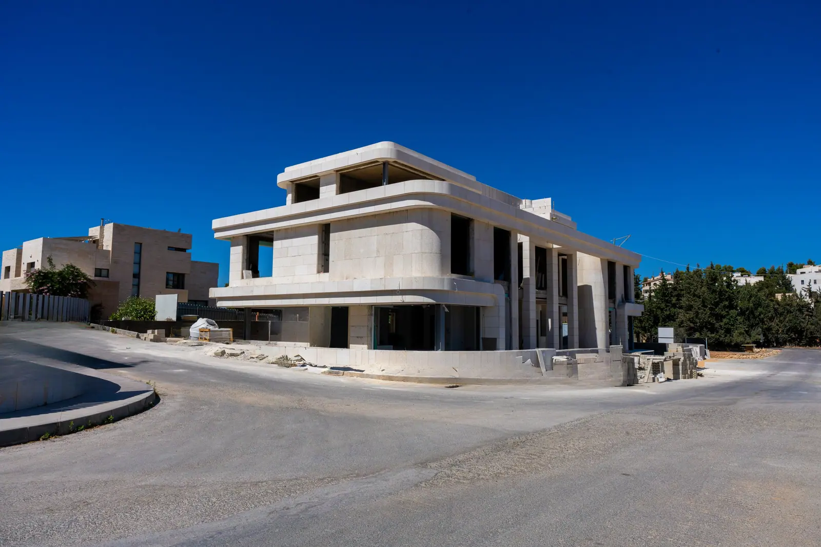 Abu Aisheh Contracting · From the first line to the last detail