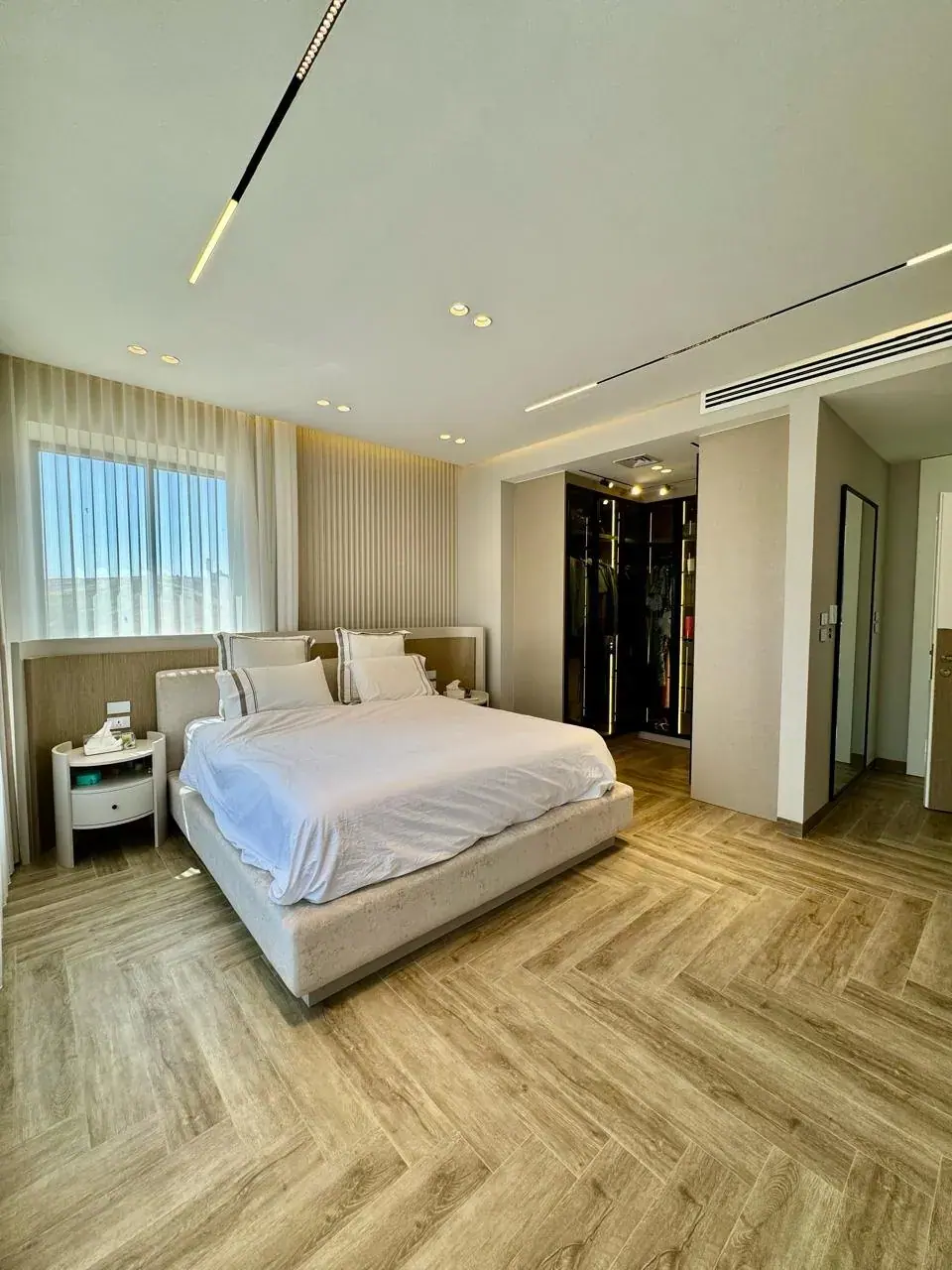 A partner’s apartment · 3