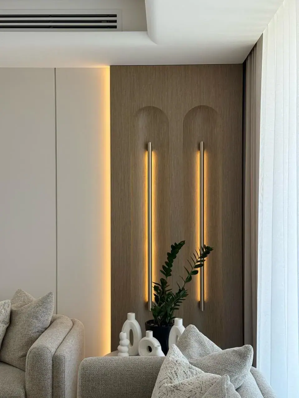 A partner’s apartment · 4
