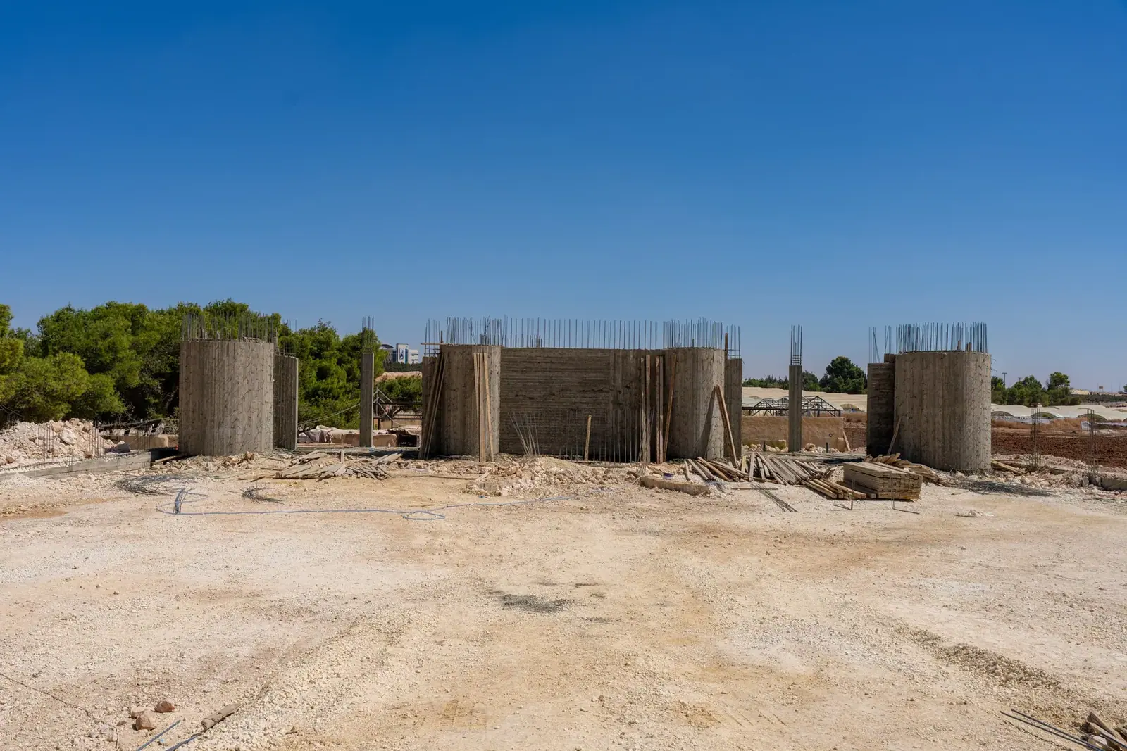 Towers and walls on site